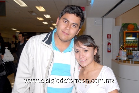 01012009
Mauricio Lemus y Cassandra Pedraza llegaron del Distrito Federal para visitar a familiares de Torreón