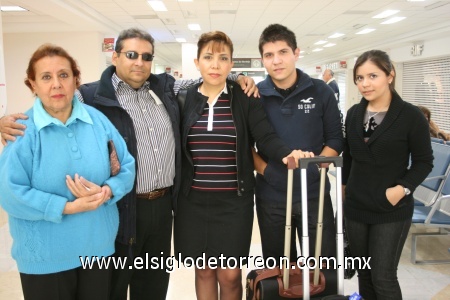 03012009
Lilia Karam Camacho despidió a Jorge Siordia Vázquez, Julia Vázquez de Siordia, Jorge Siordia Karam y Carolina Siordia