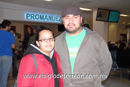 05012009
Karla Álvarez y Rodrigo N. García arribaron a Torreón.