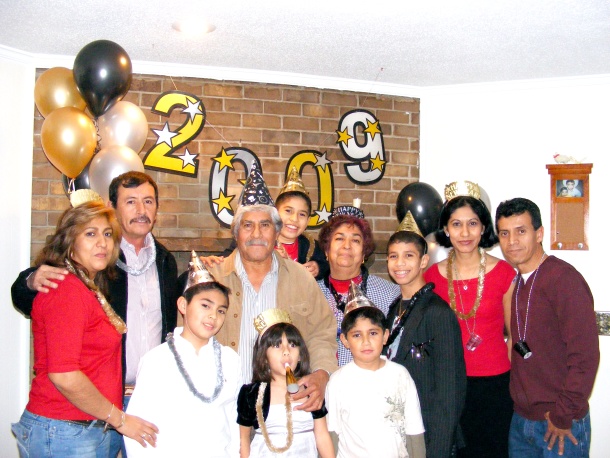 Familia Cabello Cordero festejando el año nuevo en Chattanooga, Tennesse. Diciembre del 2008