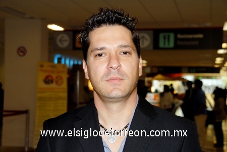 28012009
Con la intención de realizar negocios, Humberto Garibaldi viajó a la Ciudad de México.