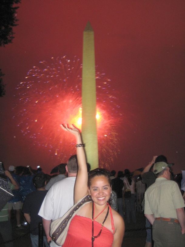 Mayra Lizeth Sandoval Sotelo celebrando el 4 dejulio. independencia de usa. en wash. dc. donde actualmente radica