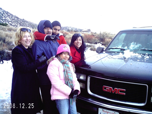 Fam. Martínez Orozco en las montañas nevadas de California