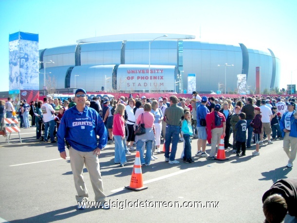 Carlos Galvan en el Super bowl XLII NYG 17-14 NE 3 de Febrero 2008