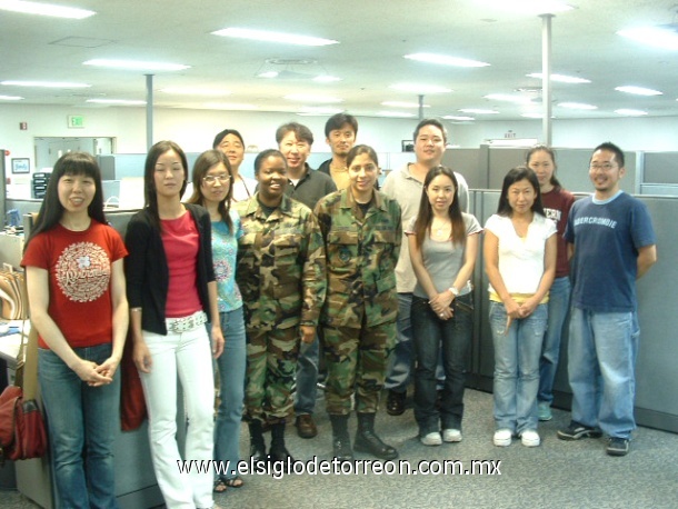 Roberto Sanchez y miembros de su oficina