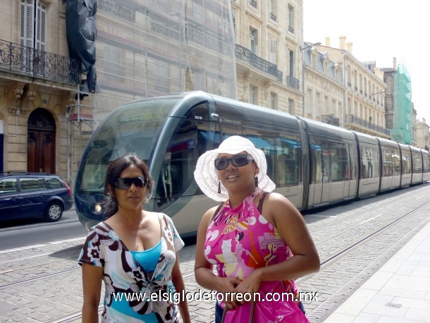 DE VACACIONES CON MI MAMA(CATALINA MARTINEZ) EN FRANCIA. CENTRO DE BORDEAUX 13 DE JULIO 2009