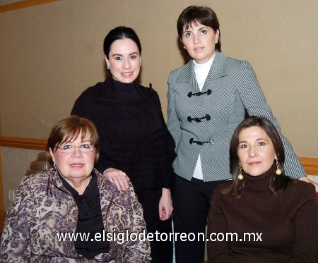 01022009  Mónica Bernal de Martínez, Avelina R. de Muguerza, Luz Ma. B. de Arriaga e Itziar Muguerza.