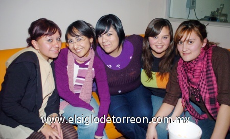 01022009  María Muñoz, Samantha Jiménez, Edna Juárez, Consuelo Contreras y Yovanna García.