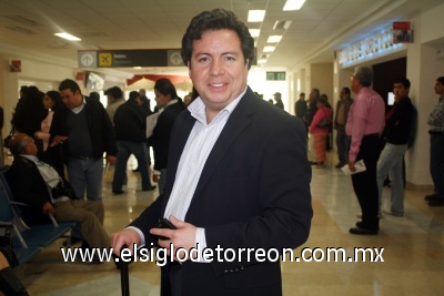 01022009  Mauricio Pérez Rubí llegó del Distrito Federal.