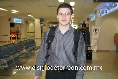 07022009 Alejandro Flores llegó a La Laguna procedente de Guadalajara, Jal.