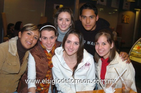 06022009 Diana Hernández, Natalia Vargas, Julieta Sánchez, Mary Chuy Rodríguez, Jéssica Barajas y José Luis Altamirano.