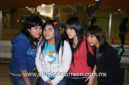 07022009 Rosa Hernández, Pamela Martínez, Rocío Avitia y Magaly Gaspar.