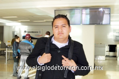 03022009 Francisco Javier Olguín llegó a Torreón desde la Ciudad de México.