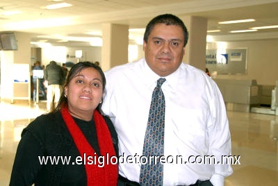 09022009 La familia Leyva regresó a Torreón desde la Ciudad de México.