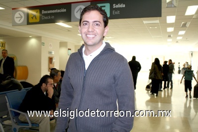 13022009 Salomón Abularach realizó un viaje por Sudamérica.