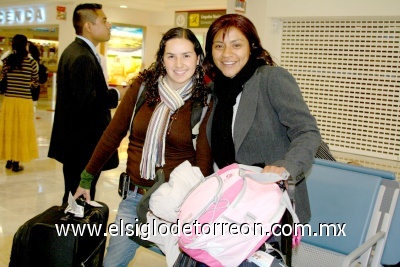 20022009 Gloria Ordoñez y Sandra López arribaron a Torreón.