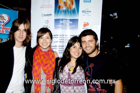 22022009 Pepe Alcalde, Sara Escalante, Leticia Alcántara, Gabriel García, en pasada fucnión de la Muestra Internacional de Cine en esta ciudad.