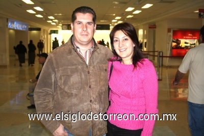 28022009 Giovanna de Mayr y Guenter Mayr viajaron a la Ciudad de México.