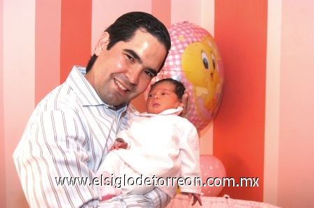 02032009 Llega Inés  a colmar de bendiciones y  felicidad la vida de la familia González Lara.