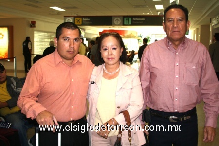 07032009 Gerardo Silva, Rodrigo Silva y Norma Abedrop.