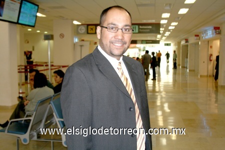 06032009 Juan Francisco Ramos Romo viajó a la Ciudad de México recientemente.