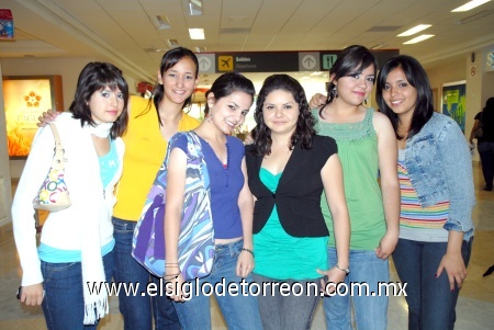 12032009 Lily Cobos, Paty Delgado, Mariana Aguado, Nancy Cobos, Lupita Solís y Karina Gurrola.