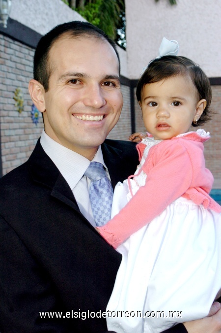 17032009 Luis Compean con su hija Marcela Compean.