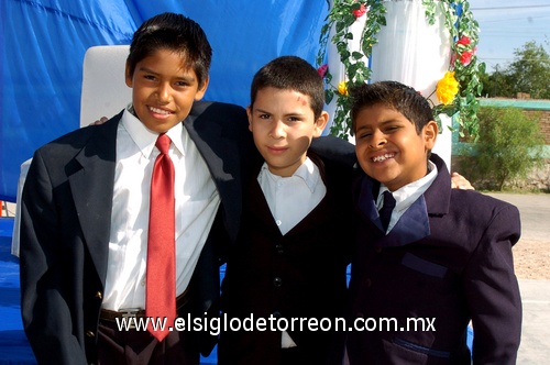 22032009 Jesús Valle, Óscar Martínez y Saúl Hernández, presentes en la fiesta de Primavera.