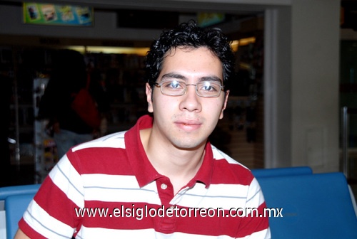 23032009 Joaquín Armendáriz Echánove regresó a la Ciudad de México.