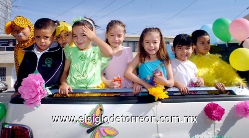 24032009 Miguel, David, Eduardo, Kenia, Mónica, Michelle, María Fernanda y César.