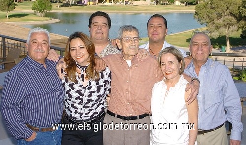 25032009 Don José André Engstrom celebró sus 85 años de vida junto a sus hijos José, María Rosa, Juan, Carlos, Patricia y Gabriel.