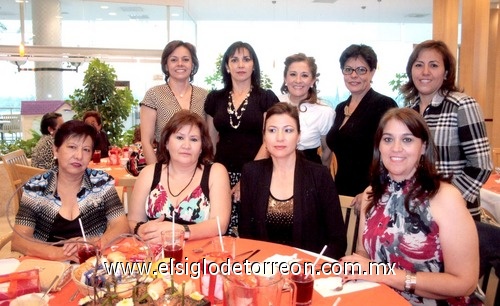 25032009 Bety de Elizalde, Blanquita de Rodríguez, Cecy de Limones, Lety de Ríos, Laura de Isaac, Susy de Jiménez, Gaby de Flores, Alma de González y Mely de Jaime reunidas en reciente festejo.