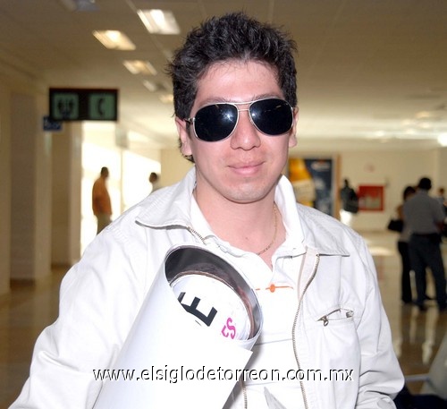 26032009 Alfonso Figueroa se fue con destino a Ciudad Juárez en plan de trabajo.