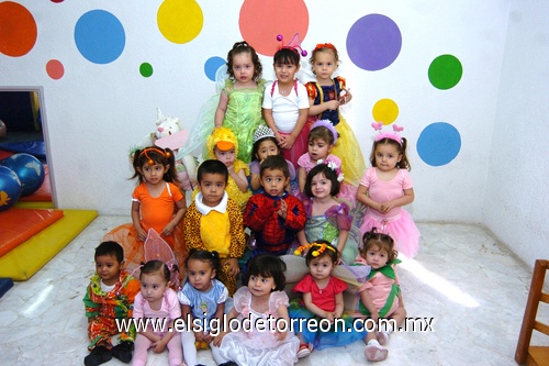 30032009 Muy lindos lucieron los niños y niñas de la estancia infantil Peques el día de su festejo de la Primavera.