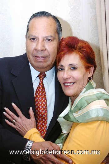 04042009 Julio Martínez Lozano junto a su esposa María Catalina del Río de Martínez.