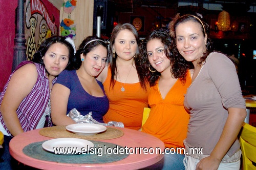 05042009 Ana Hernández, Lupita Cortinas, Karla Martínez, Elizabeth del Toro y Liliana Vázquez.