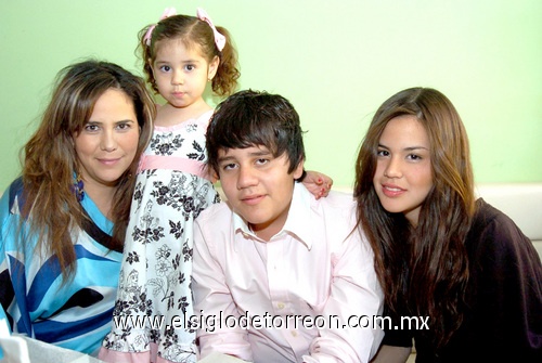 09042009 Cokina, Camila, Manolo y Cokina Magaña. EL SIGLO DE TORREÓN/JESÚS HERNÁNDEZ