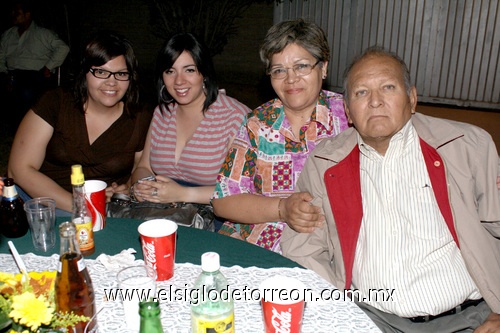 12042009 Alejandra, Mary, Emy y Chuy Rosales.