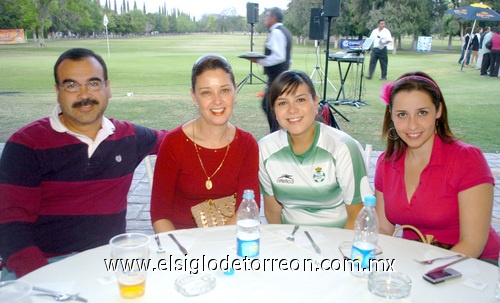 12042009 Fernando Orozco, Tere de Orozco, Mariana de Aguirre y Gaby Cano.