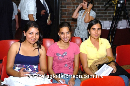 27042009 Caro Gamboa, Ale Amezcua y Mayte Marcos.