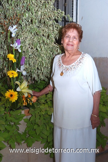 25042009 María del Socorro Vda. de Ríos fue festejada al cumplir 81 años de edad.