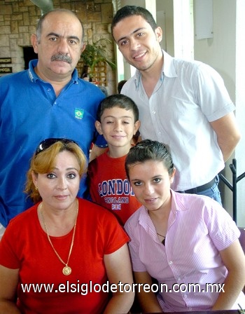 12052009 Jaime Jaidar Núñez, Anuar, Samir y Leislie Jaidar Maciel y Dora Elia Maciel de Jaidar.