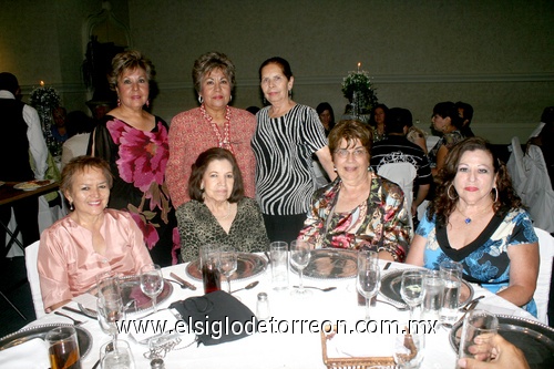 10052009 Magda Solórzano, Margarita González, Esther Gómez, Rosita Castañeda, Laura Padilla, Lupita Sosa y Esperanza Aguilera, coro de Santa Cecilia de La Sagrada Familia.