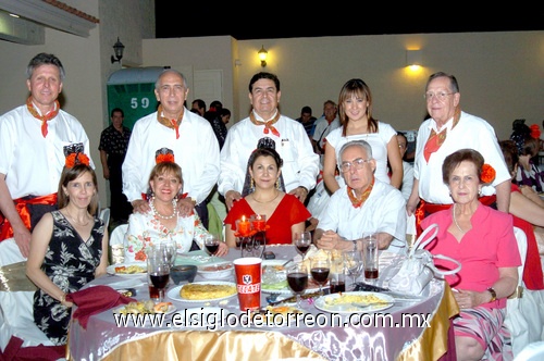 14052009 Raymundo y María Rosa Calvillo, Ricardo y Alma Soriano, Raúl y Lupina Zamorano, Rafael y Laura Díaz, Toño y Karime Lee.