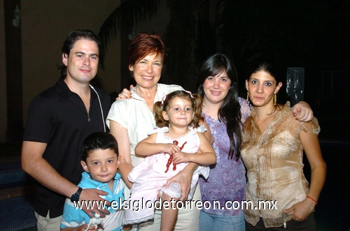 16052009 Paty, Mauricio, Samar, Michelle, Maury y Rania.