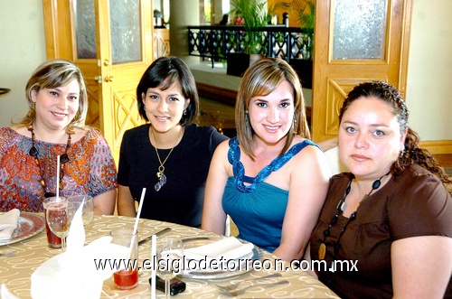 16052009 Claudia Vázquez, Adriana Sifuentes, Marcela Marrero y Iantina de Medrano.