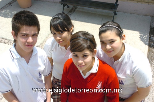 23052009 Alumnos. Crsitian Zamora, Susy Guzmán, Mariel Botello y Lupita Ochoa. EL SIGLO DE TORREÓN/ÉRICK SOTOMAYOR