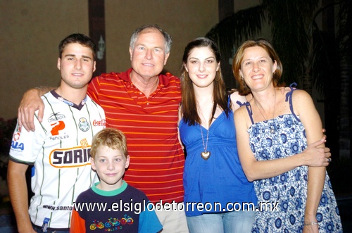 15052009 Rubén Díaz Flores Cobián, Rubén Díaz Flores Veyán, Alida Díaz Flores, Cobián, Alida de Díaz Flores y Daniela Díaz Flores Cobián.