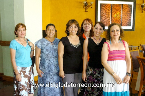 15052009 Celebran la fecha. Lety Anaya, Martha Alicia Hernández, Beatriz Morales, Lorena Celis, Gaby Zorrila y Ángeles Abularage.