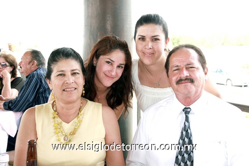 15052009 Mila, Mario, Lizeth y Luby Burciaga.